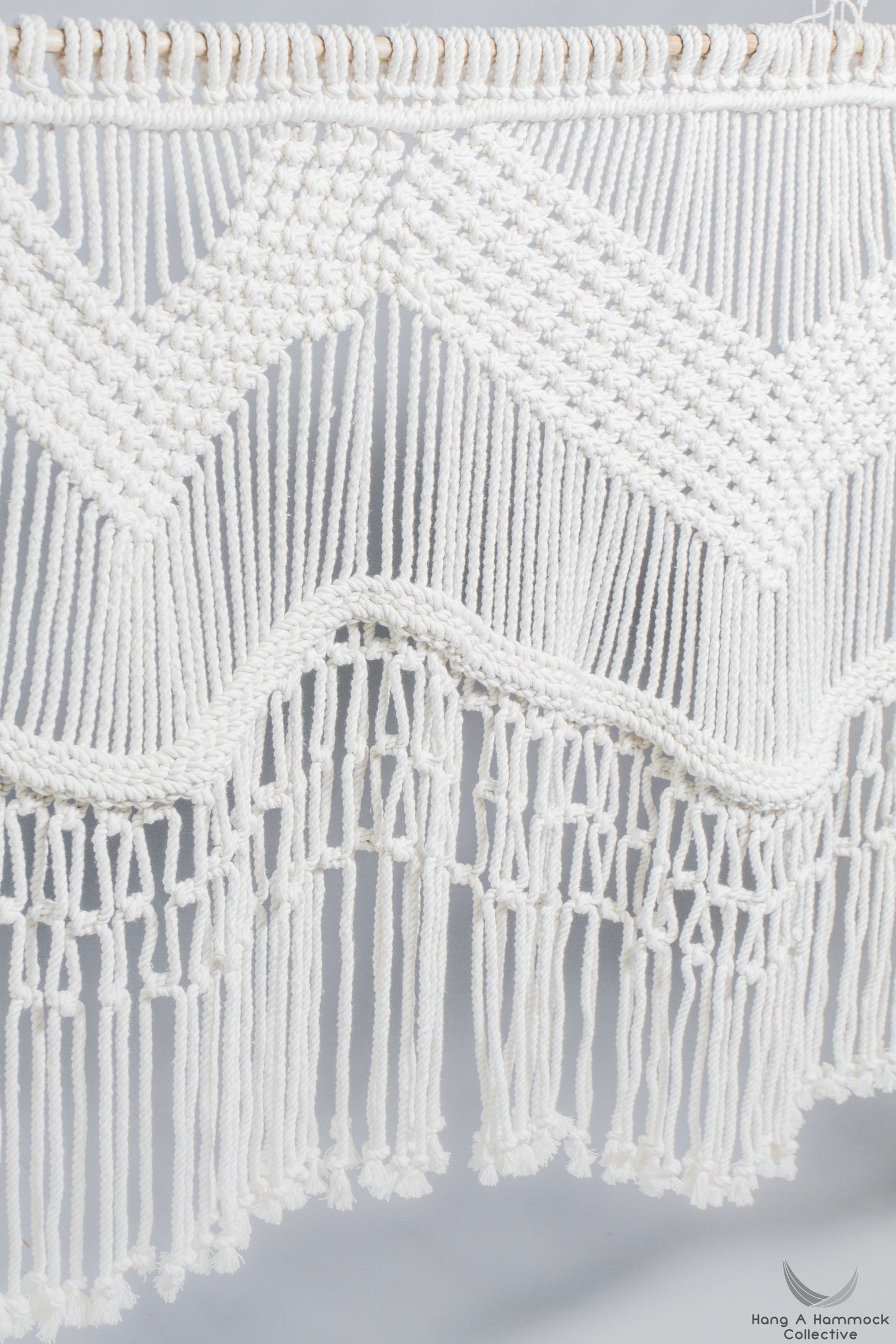 Wall Hanging in Macrame ivory cotton- studio picture - close up