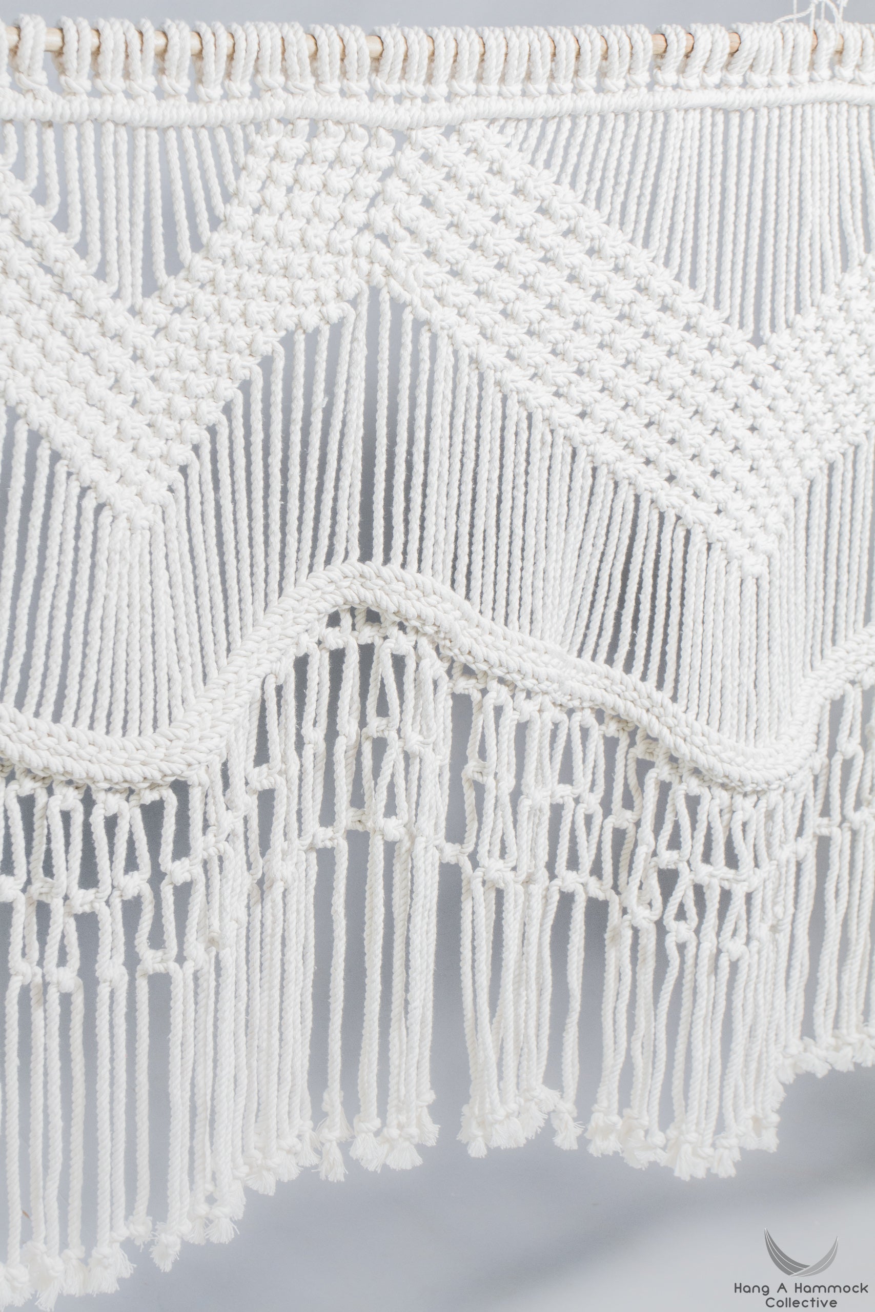 Wall Hanging in Macrame ivory cotton- studio picture - close up