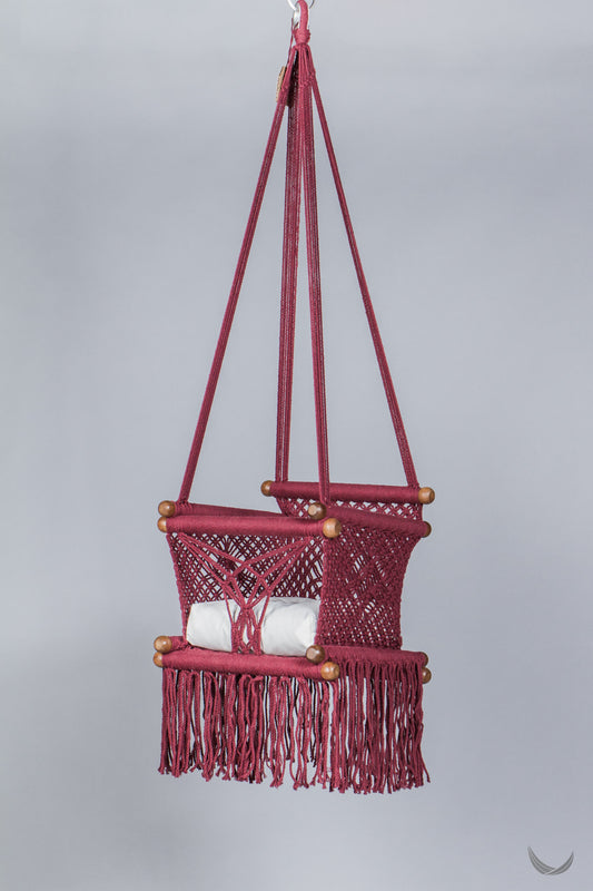 macrame swing  in bordeaux with off-white cushion